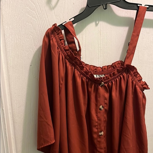 Brown Ruched Neckline Blouse with Relaxed Fit - Picture 7 of 8